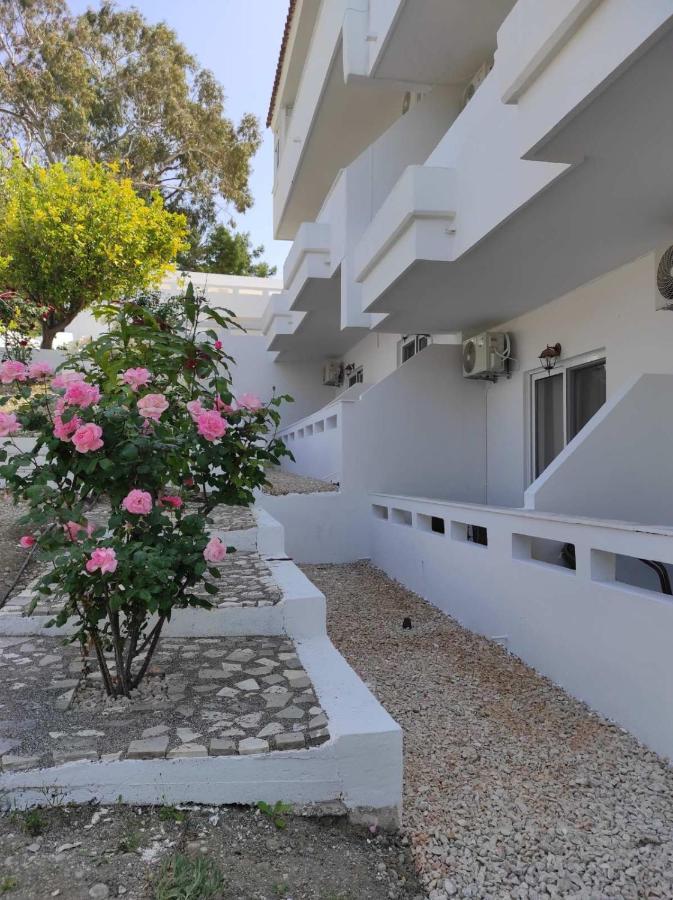 Arocaria - Faliraki Peaceful Apartments ภายนอก รูปภาพ
